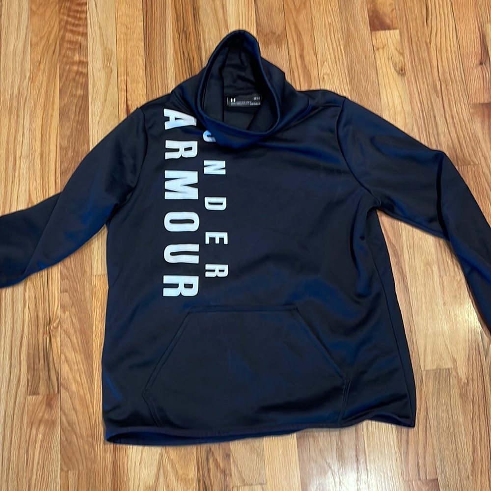 Women’s large black under armour sweatshirt
